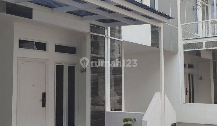 Rumah megah mellenia di belakang Hotel masoni dan perkantoran jakarta timur