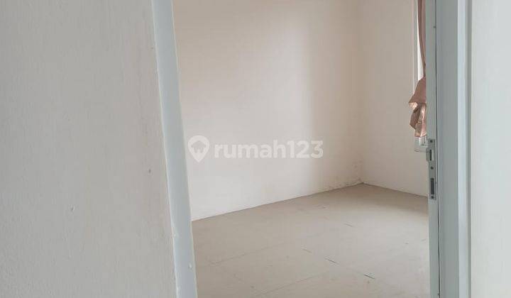 Di   Rumah  2 lantai  Mewah Cempaka Putih Barat 2