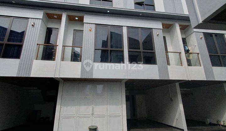 Rasela Cluster Modern Strategic Close By