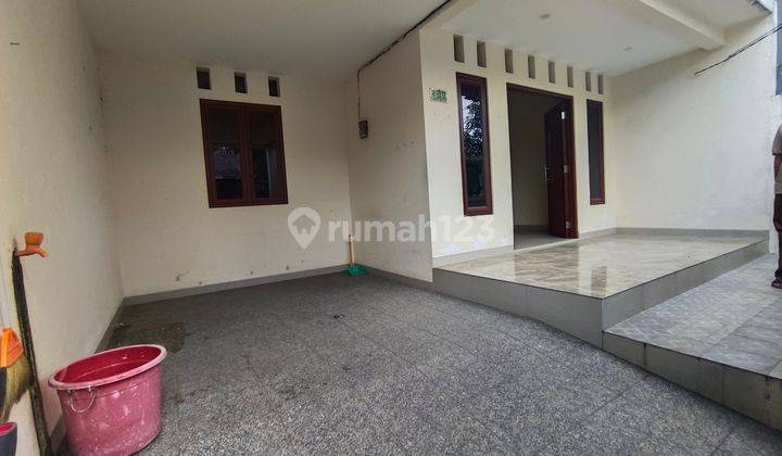 Disewakan rumah cantik di perumahan dosen IKIP jati asih min sewa 2 tahun dekat dengan tol jati bening harga 35juta pertahun 2