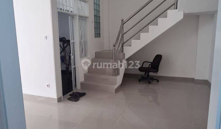 Rumah Muara Karang 10x15 2,5 Lantai Rapi Siap Huni 1