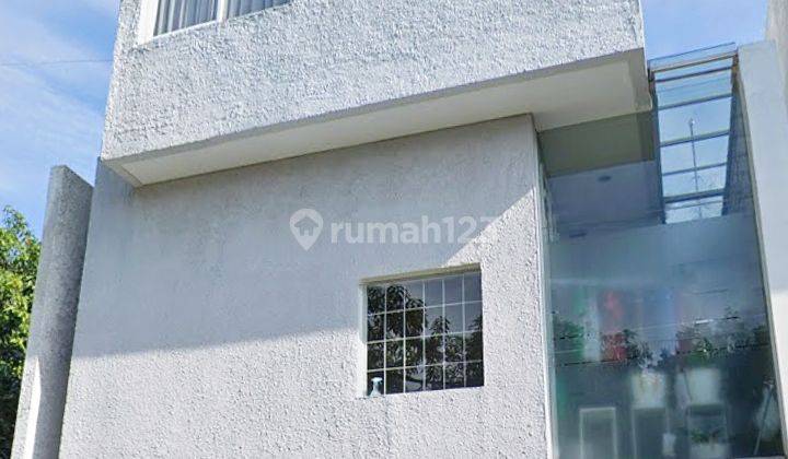 Rumah Cantik Mampang Prapatan 3 Lantai Rapi Siap Huni 1