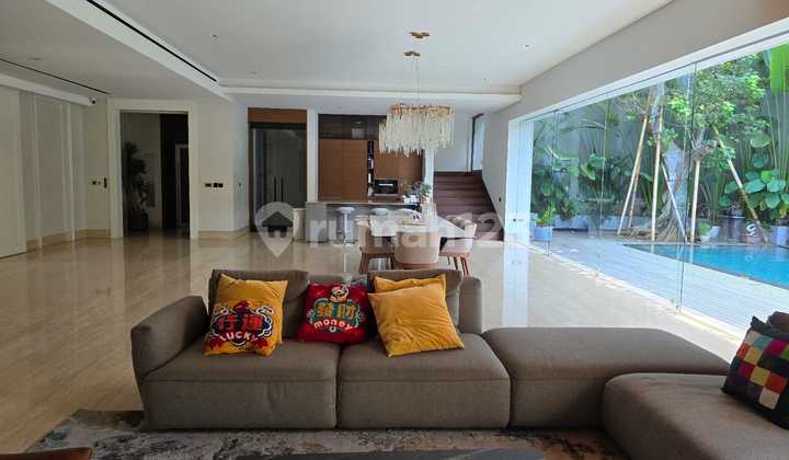 Rumah Pantai Indah Kapuk Lt 500m2 Ada Pool Marmer Siap Huni