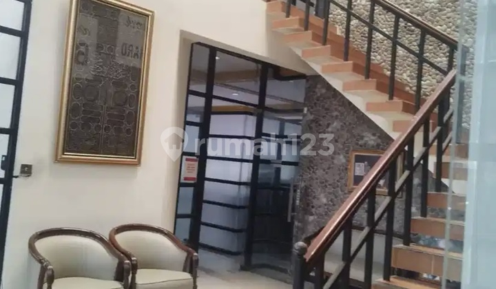 Ex-Office House in Jagakarsa Near Simatupang Toll Road 2