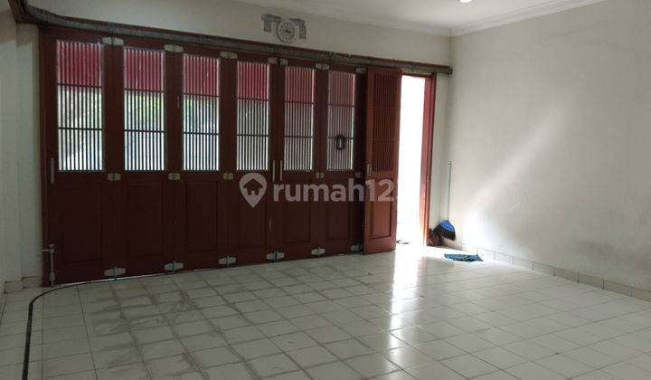 Rumah mewah dipinggir Jalan Antasari