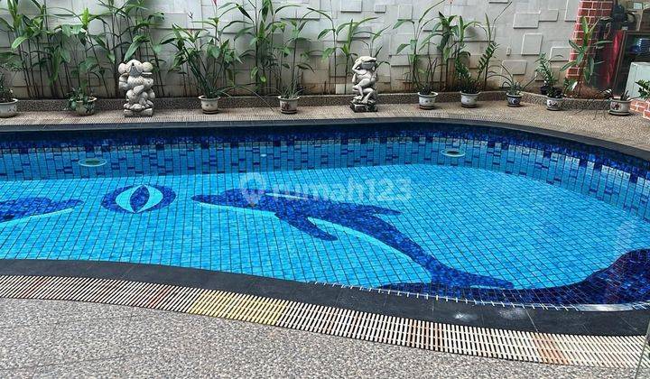 Rumah Kolam renang 
hoek Taman Palem Lestari, Cengkareng
 Jakarta Barat 1