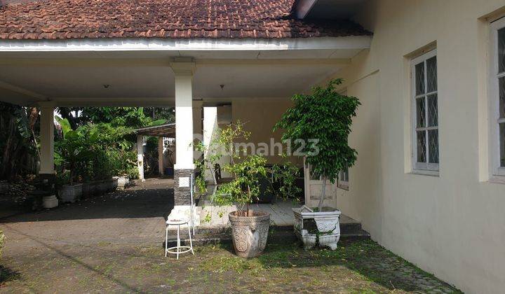 Rumah di 
pinggir jalan raya proklamasi  menteng, 
jakpus
 2