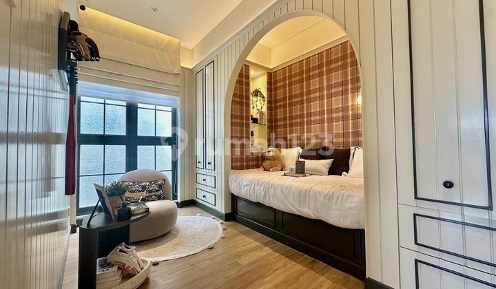 Rumah Cantik 3 Lantai Cluster Louise Symphonia Gading Serpong