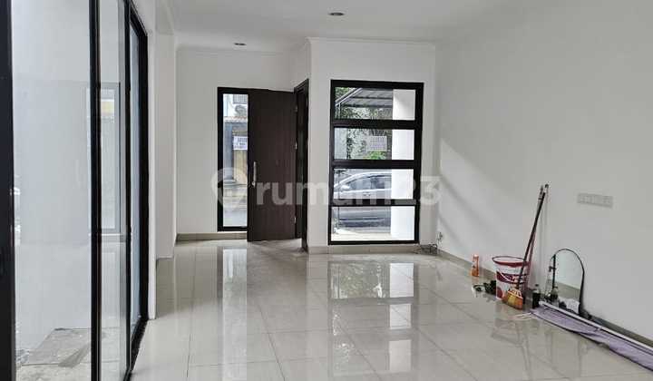 Rumah 2 Lantai Rapi Siap Huni Lebar 10 Cluster Eternity The Icon