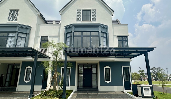 Rumah Cantik 3 Lantai Cluster Louise Symphonia Gading Serpong