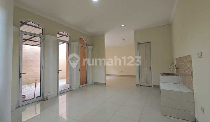 Affordable Rent for a 2-Story House in Gading Serpong Alicante, Move-In Ready