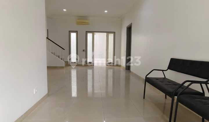 Affordable 2-Story House in the City Center Ready to Occupy 2