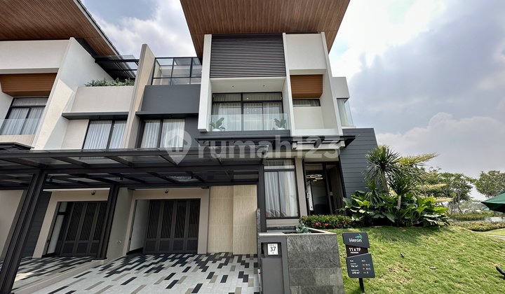 3-Story Luxury House in The Spring Heron Ardea Gading Serpong 2