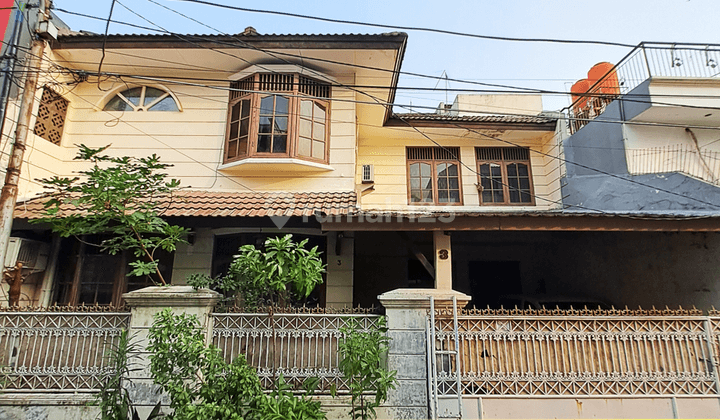 Rumah 2 Lantai Lokasi Strategis di Tanjung Duren, Jakarta Barat #HR 1