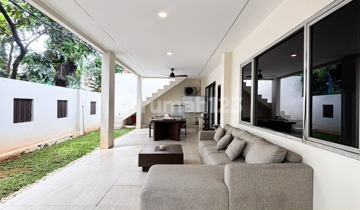 Luxury Hook House in Kebayoran Baru with Super Spacious Yard & Beautiful Balcony View