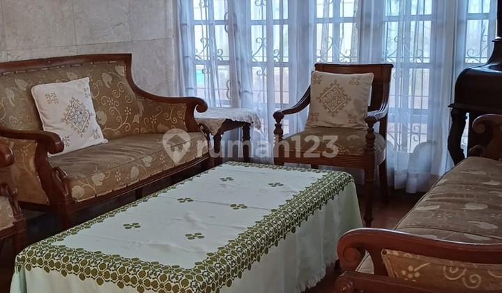 Rumah di Bukit Nusa Indah Serua Ciputat Dengan Halaman Luas Rumah di Bukit Nusa Indah Serua Ciputat Dengan Halaman Luas