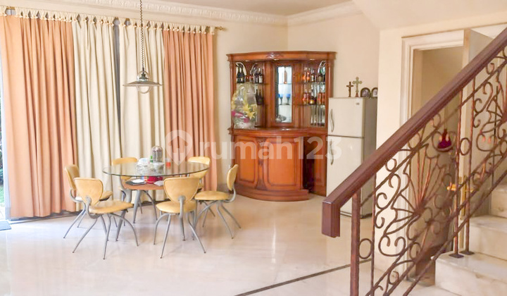 Luxury House in Legenda Wisata Cibubur 2