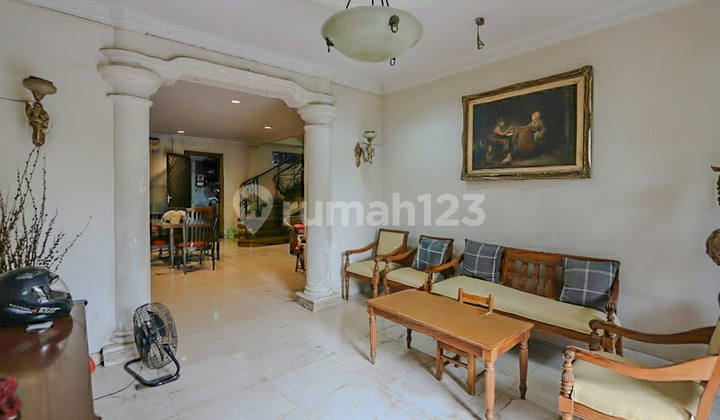 Rumah Mewah & Strategis di Kelapa Gading Rumah Mewah & Strategis di Kelapa Gading