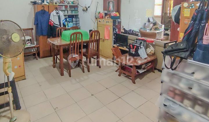 Ready-to-Occupy House in Lippo Karawaci, Easy Access to the Self-Contained Area. 2
