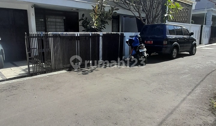 Well-Maintained House Below Market Price In Sekelimus Batununggal Bandung 1