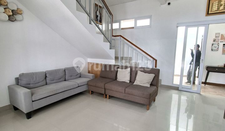 Well-Maintained Semi-Furnished House in Suryalaya Buahbatu, Bandung City 2