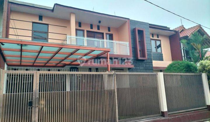 Rumah Semi Furnished di Megaraya Pasteur Bandung 3 Lantai SHM  1