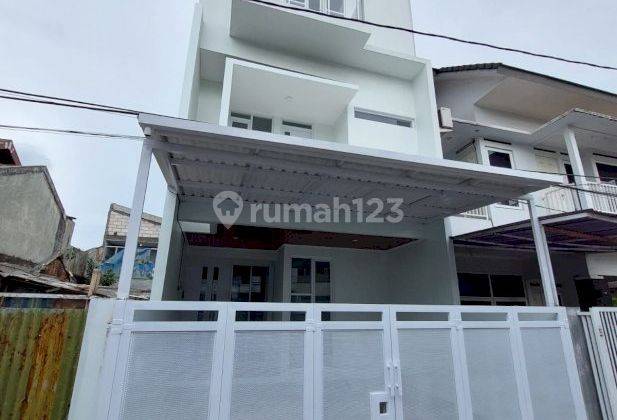 Rumah 3 Lt SHM Unfurnished di Turangga Buahbatu Bandung Dekat Tsm 1