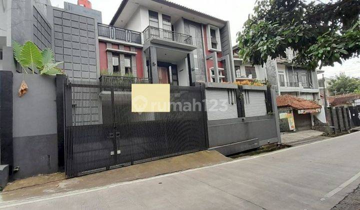 Rumah 2 Lt Semi Furnished Di Jln Cigadung Selatan Dago Bandung 1