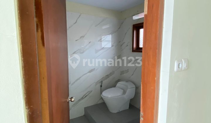 Beautiful House in Cisaranten Arcamanik Bandung Near West Java Sport 2