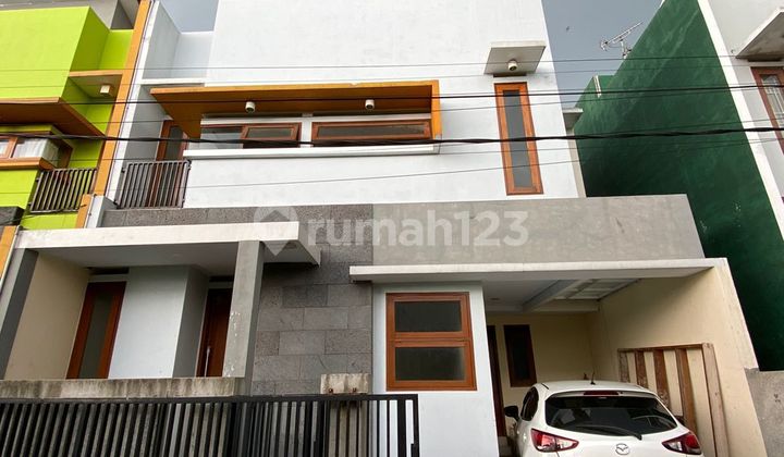 Beautiful House in Cisaranten Arcamanik Bandung Near West Java Sport