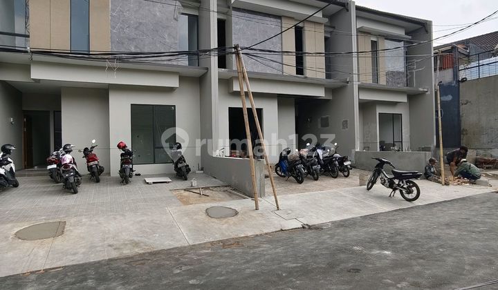 Newly Completed 2-Story House in Batununggal Asih, Bandung 2