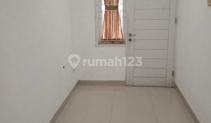 kamar tidur rumah baru full renov di