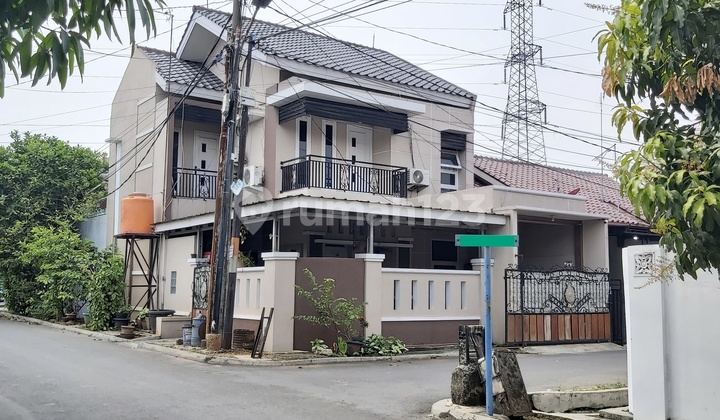 Rumah Hook Terawat Di Perumahan Gading Elok Karawang