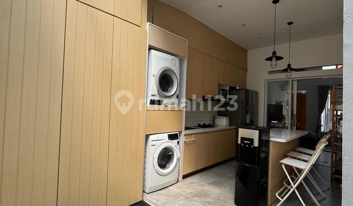 dapur rumah cantik terawat di buana