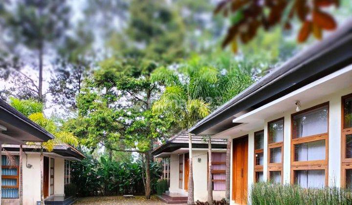 tampak depan rumah villa full furnished villa