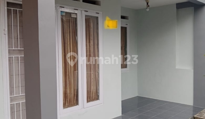 teras rumah baru full renov di