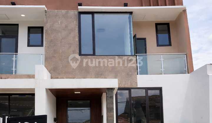 New 2-Story Spacious House in Kopo Permai Bandung Near Miko Mall