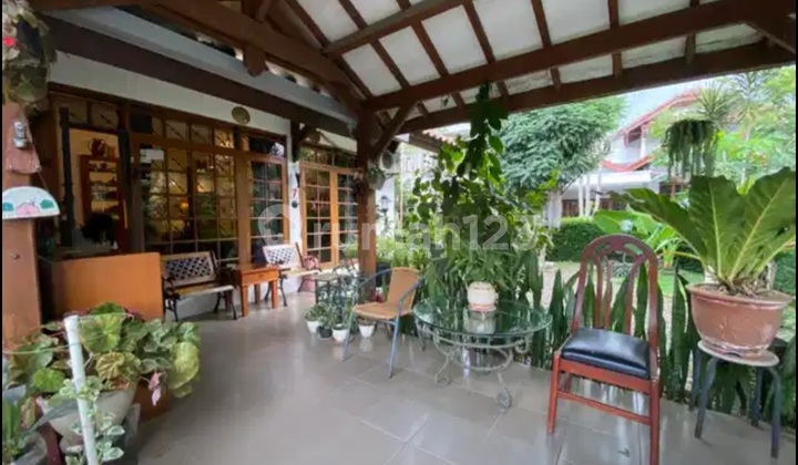 A Charming Hook House in Pasteur Sukajadi, Bandung, Near Maranatha