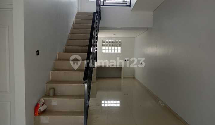 New 2-Story House with Spacious Building in Margahayu Raya, Buahbatu, Bandung 2