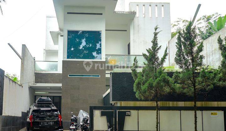 Rumah Villa Cigadung Bandung Full Furnished Plus Kolam Renang 1