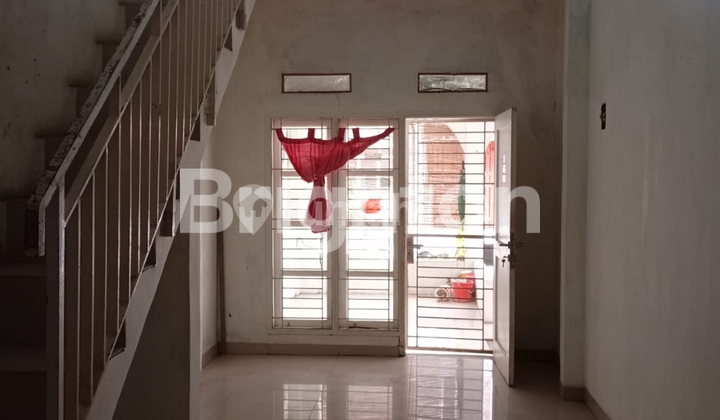 RUMAH 2 LANTAI NYAMAN DAN STRATEGIS DIPERUMAHAN PINGGIR TOL 2