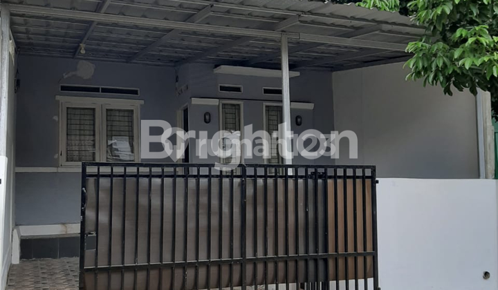 HOUSE IN BOGOR, IN FRONT OF BORR TOLL ROAD