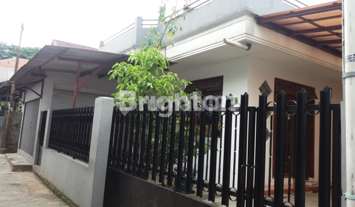HOUSE WITH SHOP FOR SALE FAST STRATEGIC LOCATION IN BOGOR CITY