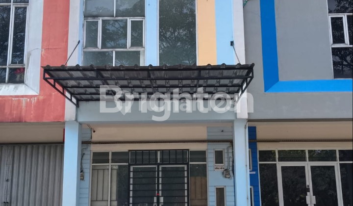 2-STOREY SHOPHOUSE IN A STRATEGIC HOUSING ESTATE IN BOGOR, A STEP AWAY FROM THE TOLL GATE 1