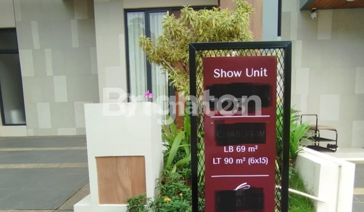 MURAH!!! RUMAH 2 LANTAI DIKELILINGI LAPANGAN GOLF & PERBUKITAN YANG SUPER CANTIK 2