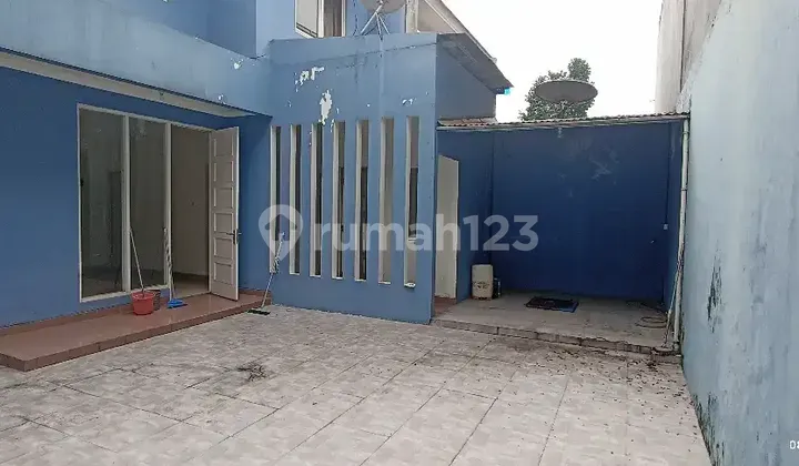 Ready-to-Occupy House in Victoria Park Residence Cluster, Karawaci 2