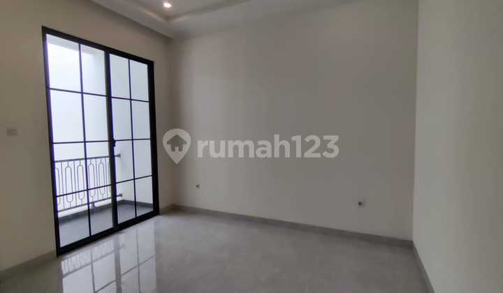 Rumah Baru, Desain Elegant, Keren, Modern Di Bintaro 