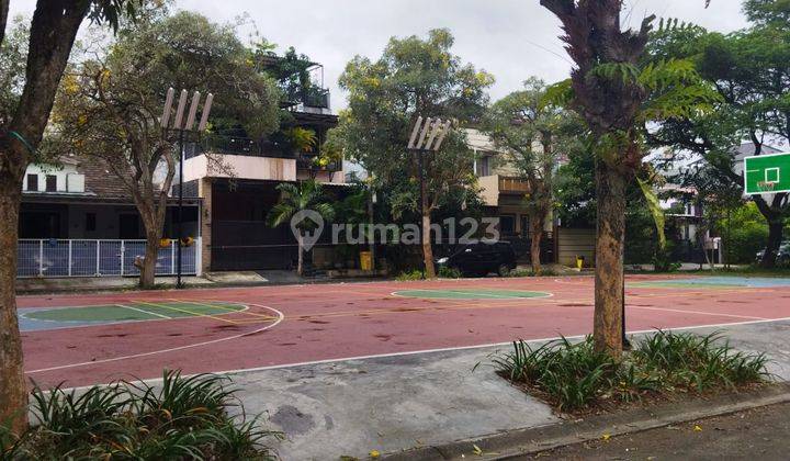 Rumah Bagus, Siap Huni, Depan Taman Di Griya Sutera 2