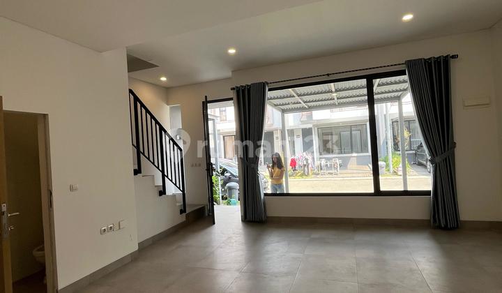 Well-Maintained House, Nice and Ready to Occupy in Yuthica Cluster, BSD Well-Maintained House, Nice and Ready to Occupy in Yuthica Cluster, BSD