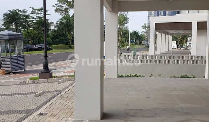 Lake-Facing Shophouse in Maggiore Grande East 2